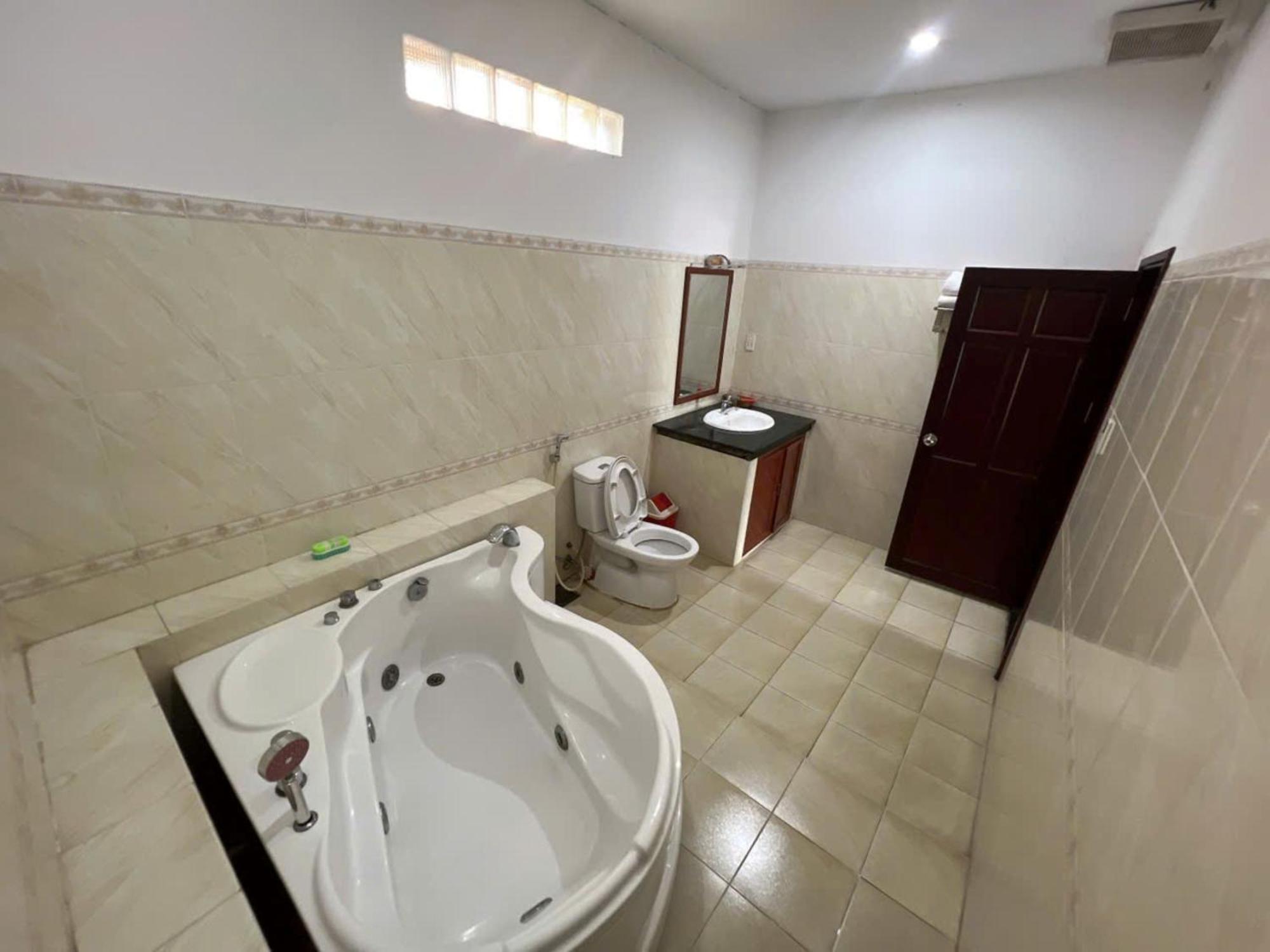 Phi Long 2 Hotel Thu Dau Mot المظهر الخارجي الصورة
